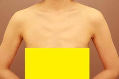 デコルテも大事です。