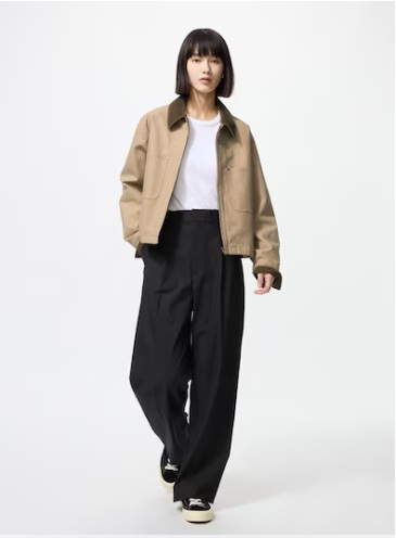 母の日常 服を選ぶ